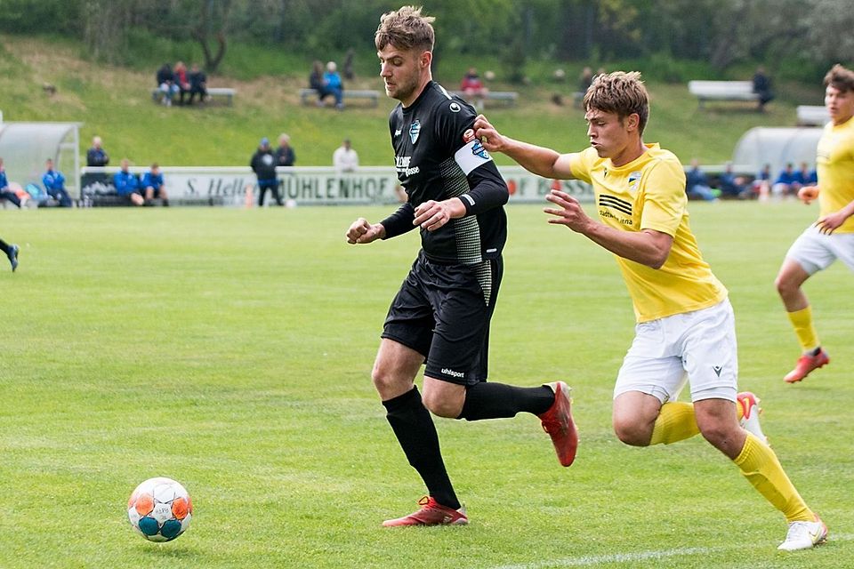 Max Grimm erhält einen Vertrag für die Regionalliga-Mannschaft des FC Carl Zeiss Jena.
