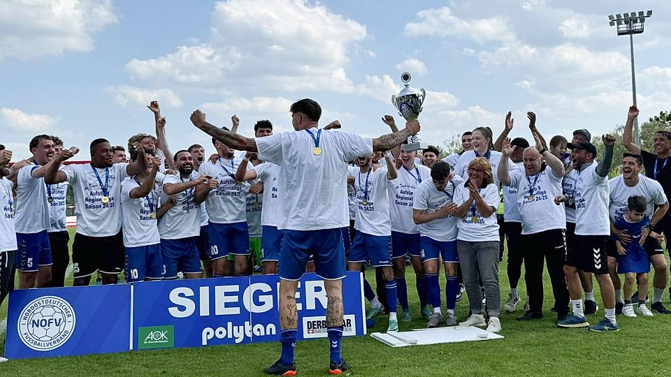 Hertha 03 jubelt in Rathenow