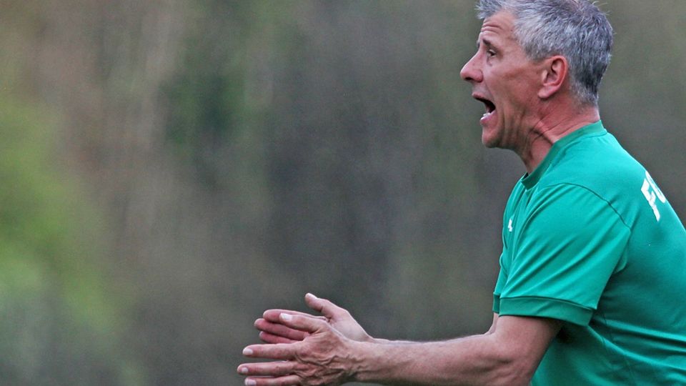 „Eine Konstanz haben wir nie reinbekommen“: Michael Schwald, Trainer des FC Zell  | Foto: Matthias Konzok