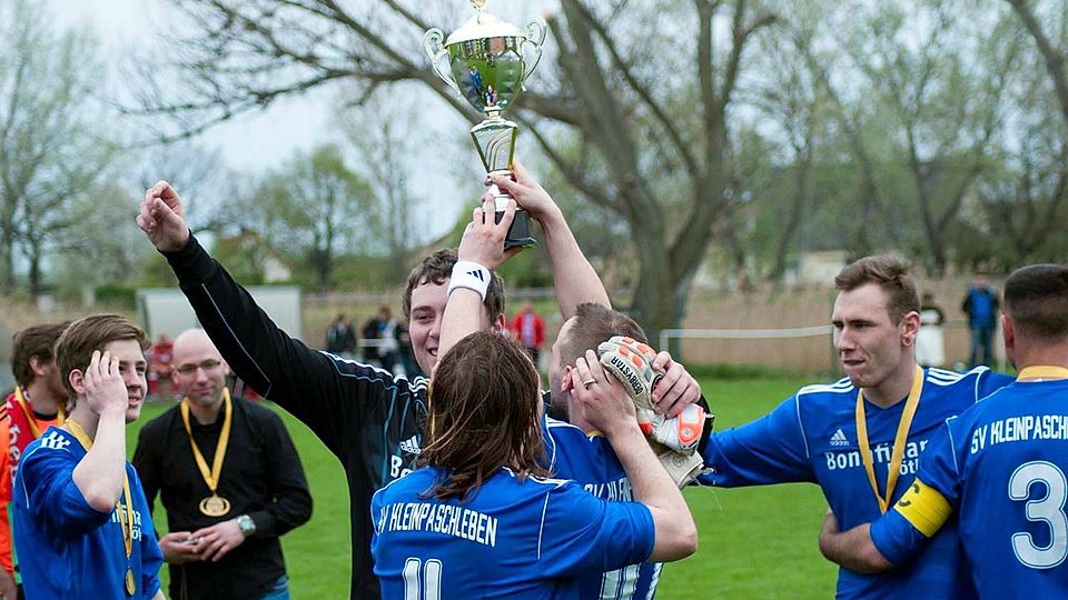 Kleinpaschleben feiert! Gegen Schrenz gewinnen sie das Premierenfinale des ABI-Pokals. Fotos: Florian Seifert
