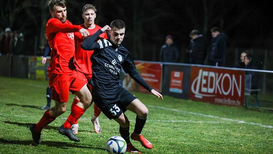 Louis Timocin (schwarzes Trikot) und der TSV Günterfürst wollen weiter nach oben.	Foto: Guido Schiek