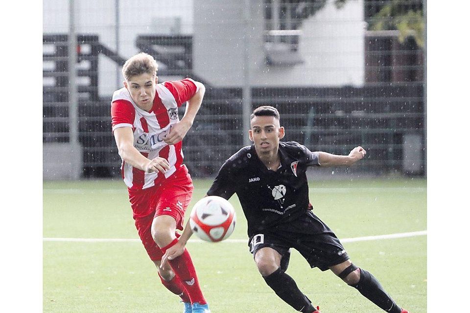 Auftakt geglückt: Maximilian Fischer (links) und der FCH feiern einen 2:0-Erfolg über Wegberg. Foto: Pohl