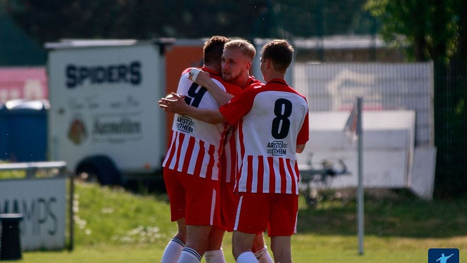 Mit einem Sieg am letzten Spieltag hat der FC Ergolding Relegationsrang zwei sicher.