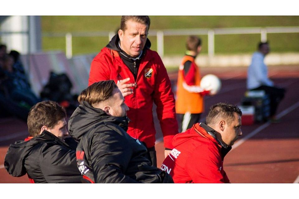 Andreas Petersen samt Trainerstab blicken auf eine positive Vorbereitung zurück.     F: Grote