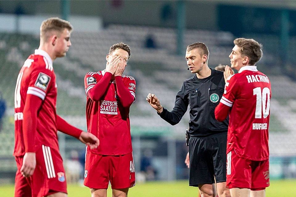 Wieder kein Sieg. Die SpVgg Unterhaching verliert auch bei Schlusslicht VfB Lübeck. 