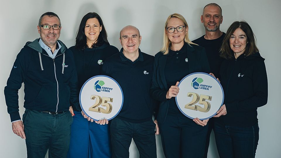 Die Anpfiff Vereinsführung. V.l.: Jörg Albrecht, Stefanie Kunzelnick, Marcus Zegowitz, Simone Born, Matthias Born und Andrea Backes.
