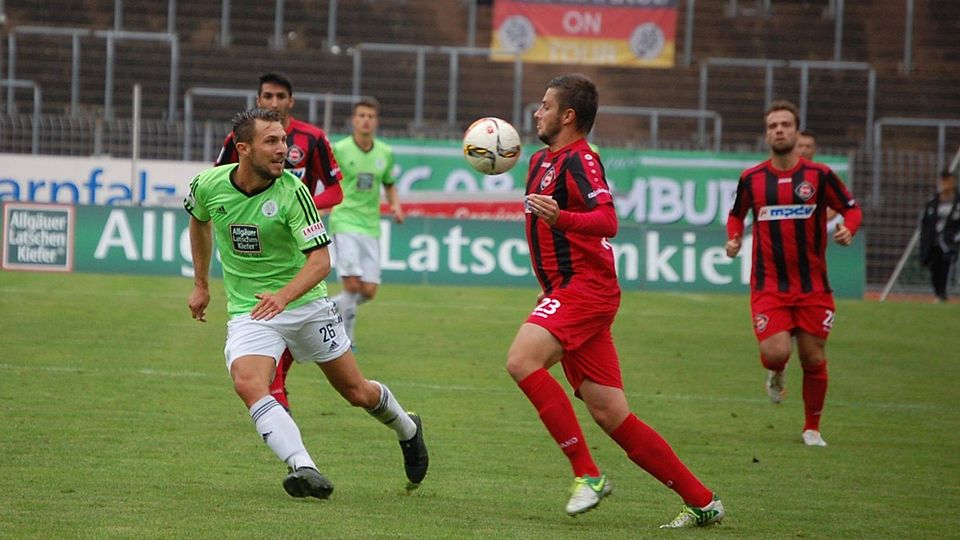 Kann gegen den FC Homburg aufgrund einer Gelbsperre nicht mitmischen: SpVgg-Verteidiger Tobias Keusch. F: Kölbl