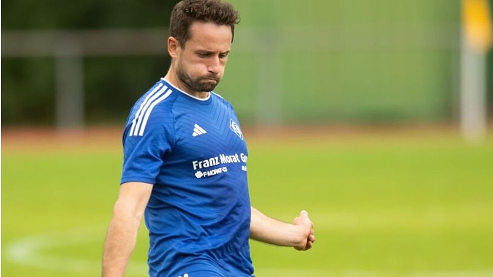 Einmal gut durchschnaufen: Fabian Gamp, spielender Co-Trainer beim FC Neustadt, lässt sich auch in schweren Phasen nicht aus der Ruhe bringen.