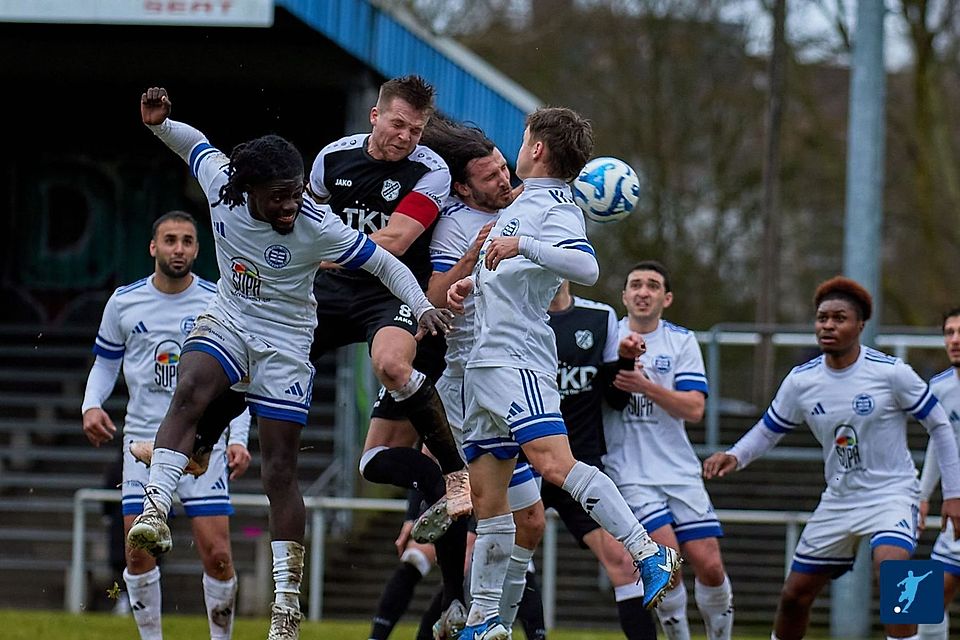 TuRU gewinnt im Keller. 