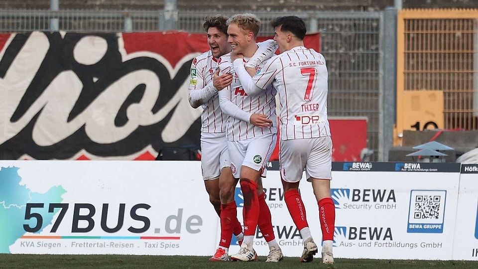 Fortuna Köln führt das Feld an.