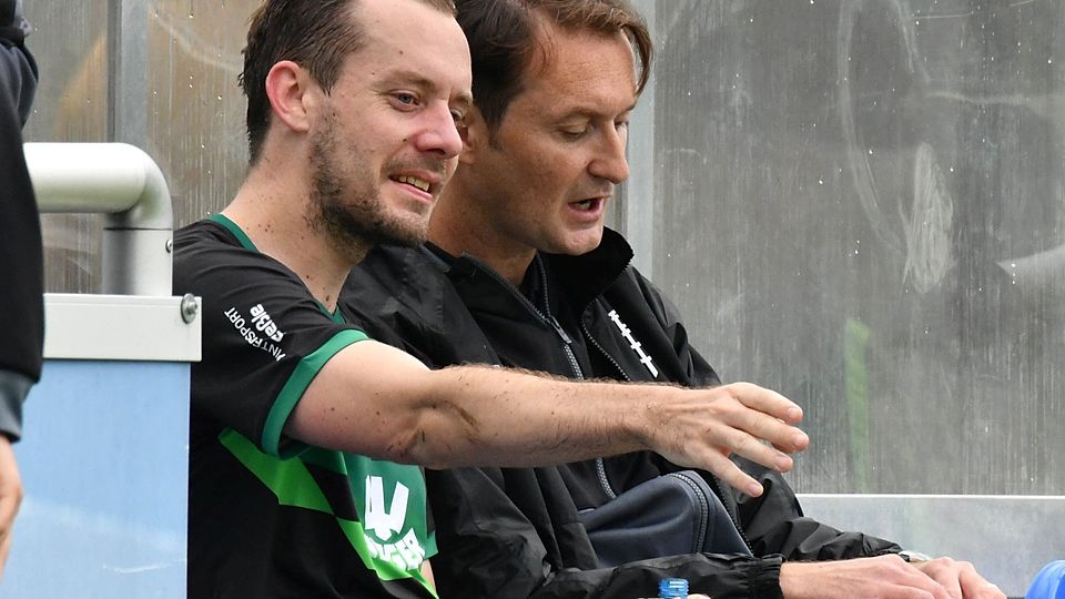 Stefan Heger, hier noch an der Seite von Ex-Coach Jasko Suvalic (rechts), wird den FC Gundelfingen in der Frühjahrsrunde coachen.