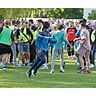 Hitzige Situation: Nach dem Pokalfinale zwischen FCA und RW Darmstadt kam es zu Tumulten auf dem Feld.	Foto: Peter Henrich