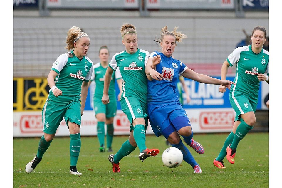 Dreifach traf Franziska Gieseke in der Hinrunde beim 7:0 für den SV Meppen gegen FFV Leipzig. Sie klagte zuletzt über Beschwerden an der Bauchmuskulatur. Foto: Scholz