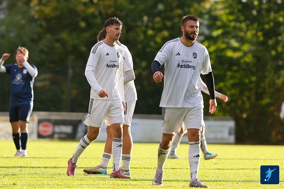 Mirza Hasanovic (re.) hat den SV Hutthurm nach nur ein paar Monaten wieder verlassen Mirza Hasanovic (re.) hat den SV Hutthurm nach nur ein paar Monaten wieder verlassen