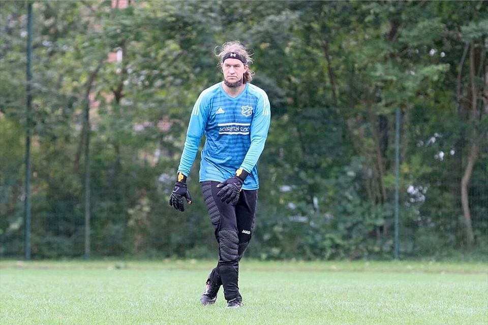 Fabian Mandt (TSV Gremersdorf), noch gesperrt, hatte einen exzellenten Vertreter mit Finn Bursche zwischen den Pfosten.