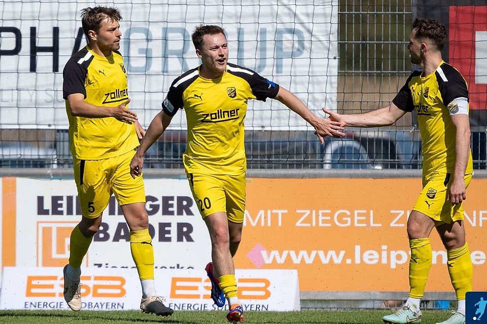 Wird mit seiner Art Fußball zu spielen sicher fehlen: Turbodribbler Thomas Haas (Mitte) ist nicht mehr dabei.