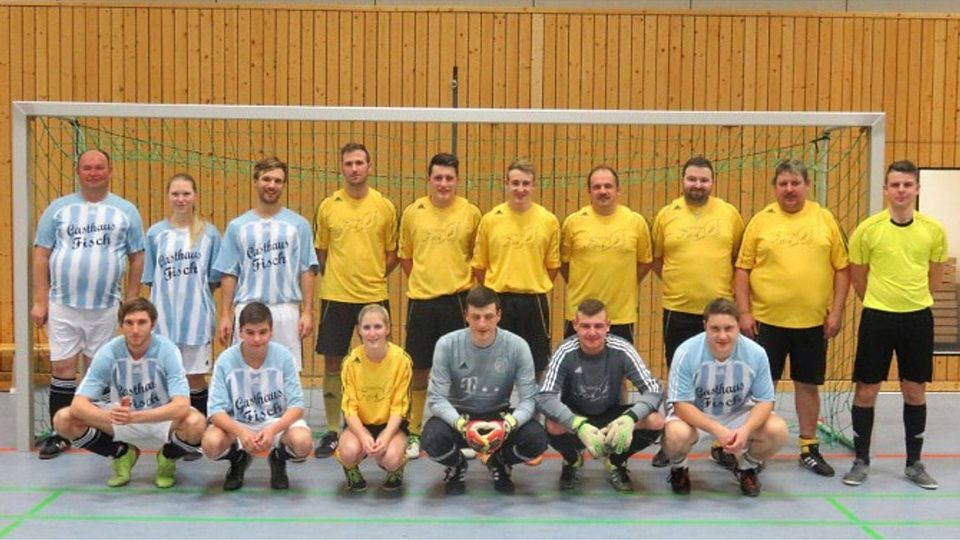 Finalisten des Vereinsinternen SG Hallenturniers. (Sieger Paris SG - Real Madrid, gelbe Trikots)
