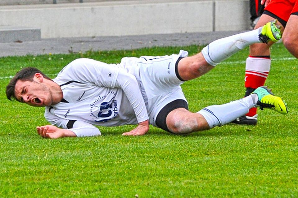 Neuzugang Giuliano Manno (hier noch im Trikot des TSV Gersthofen) verletzte sich beim ersten Testspiel für den FC Affing schwer.  Foto: Marcus Merk