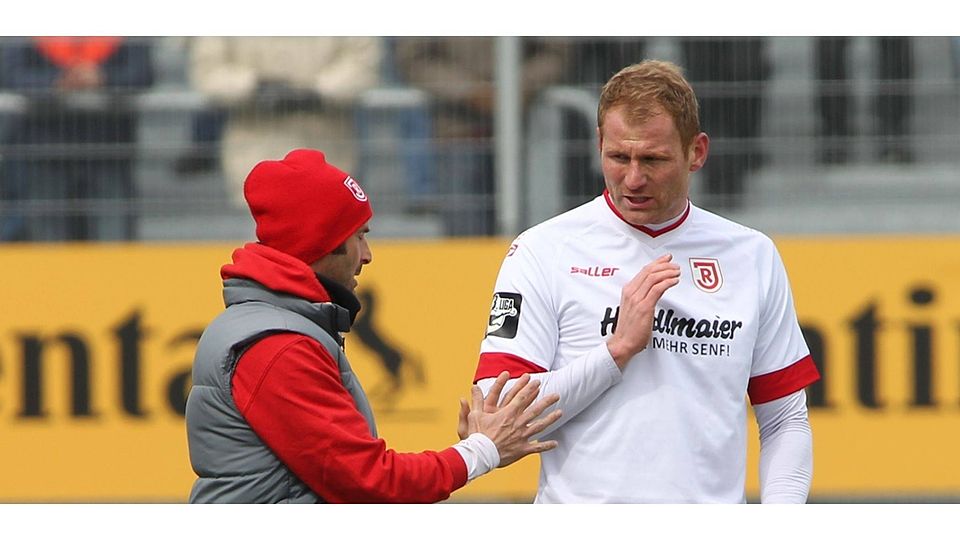 Lukas Sinkiewicz (rechts) genießt das Vertrauen von Trainer Christian Brand. Nun fällt er aber wieder lange aus.  Foto: Nickl