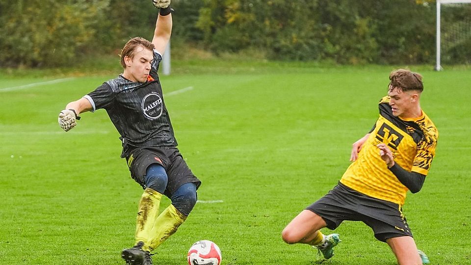 Beim Duell zwischen Harting und Freier TuS standen auch die beiden Torhüter im Blickpunkt.