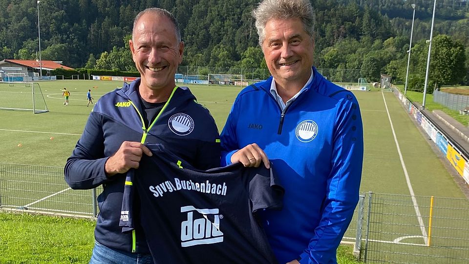 Klaus Zitzelsberger (links) ergänzt das Trainerteam der SpVgg Buchenbach zur neuen Saison. 