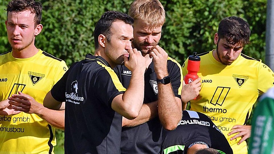 Lässt die Karriere beim VfL Ecknach ausklingen: Mario Schmidt (im Vordergrund).