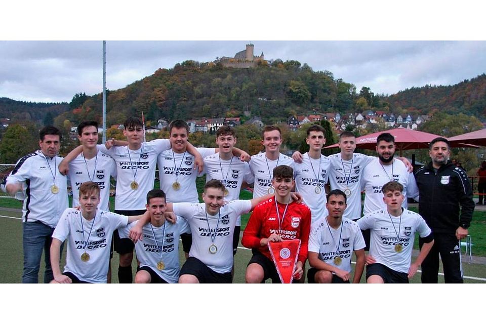   Die A-Junioren des JFV Hinterland holen den Kreispokal 2022/2023. (© Volkmar Pfeiffer)
