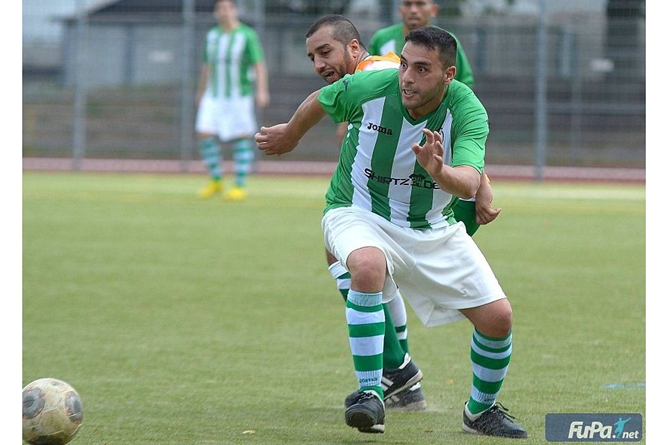 Voll fokussiert zum Auswärtssieg: Der FC Freudenberg (grün-weiß) siegte bei der Spvgg Nassau mit 2:1. Archivfoto: Tom Klein