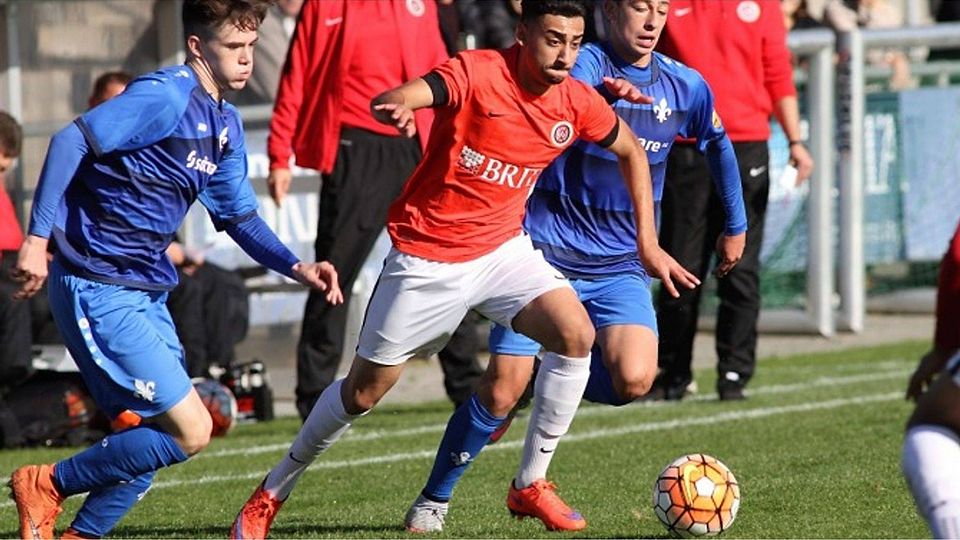 Die SVWW-A-Junioren wollen eine glänzende, von Teamwork geprägte Saison mit einem Sieg und dem damit verbundenen Bundesliga-Aufstieg krönen. Archivbild: Leichtfuß
