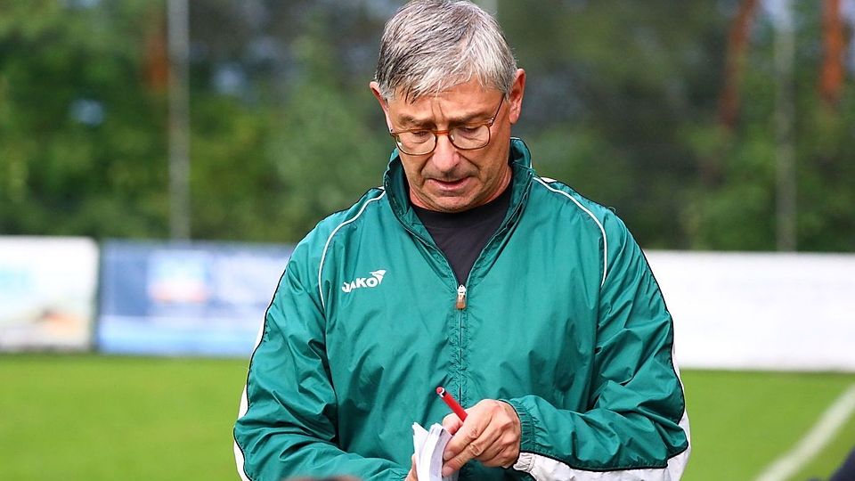 Trainer Robert Mühlbauer wartet mit dem ASV Undorf weiter auf den ersten Saisonsieg.