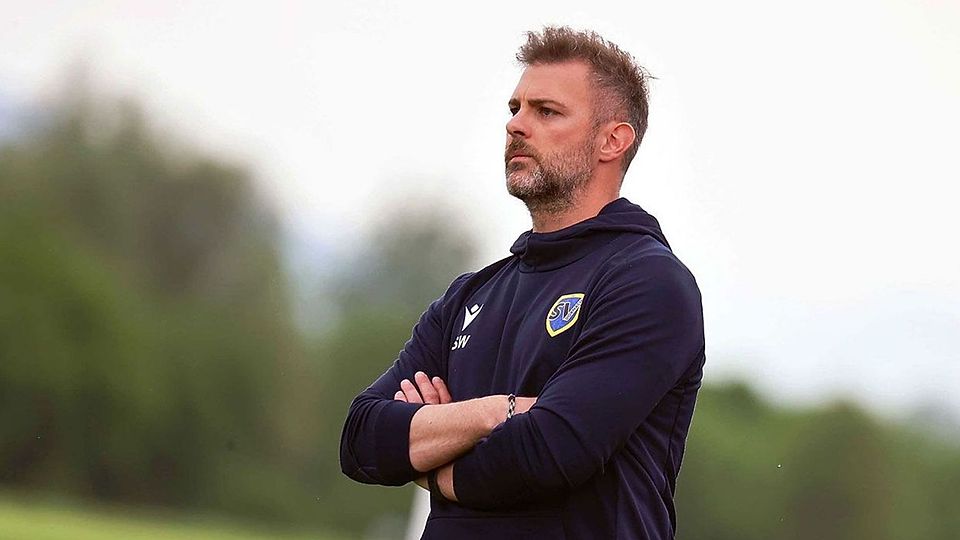 Kam mit seinem Klub nicht über ein 0:0 gegen Miesbach hinaus: Dornachs Trainer Manuel Ring.