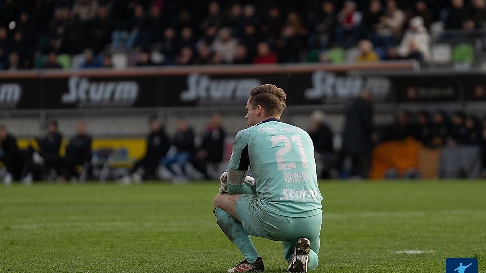 Tristesse in Hankofen: Die SpVgg hatte sich gegen Buchbach enorm viel vorgenommen, doch Keeper Sebastian Maier musste nach einer indiskutablen ersten Halbzeit bereits viermal hinter sich greifen. 