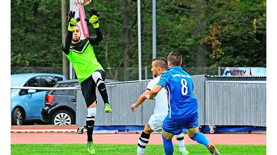 MTV-Schlussmann Marc Wulle (links) ist nach aktuellem Stand für den Rest der Runde gesperrt. Sein Trainer findet dieses Strafmaß jedoch weit überzogen. Foto: Günter E. Bergmann