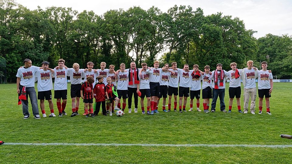 Meisterliche Saison der A Jugend des SV Querum.