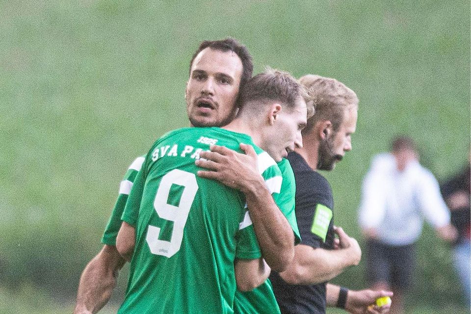 Erste Hürde genommen: Gegen Kasing zeigten die Palzinger um Andre Bauer (Nummer 9) zwei ganz starke Spiele.