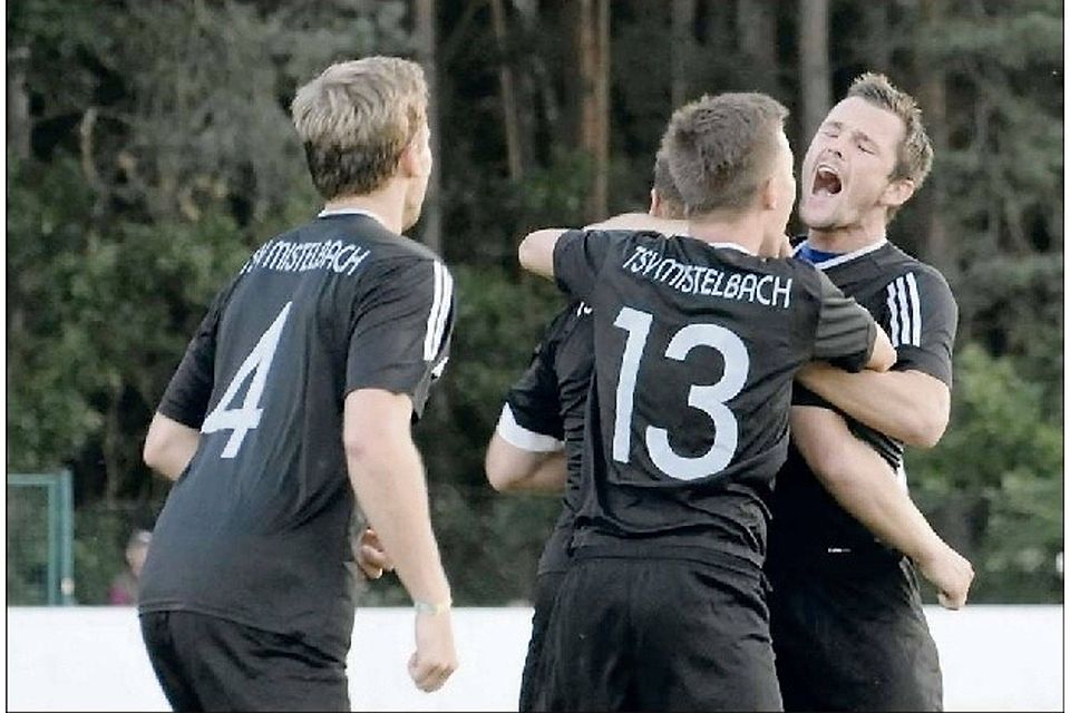 In der abgelaufenen Saison bejubelte der TSV Mistelbach nach erfolgreicher Relegation den Klassenerhalt. Diesmal wird es bei vier direkten Absteigern etwas schwerer, das Klassenziel zu erreichen. Foto: Mularczyk
