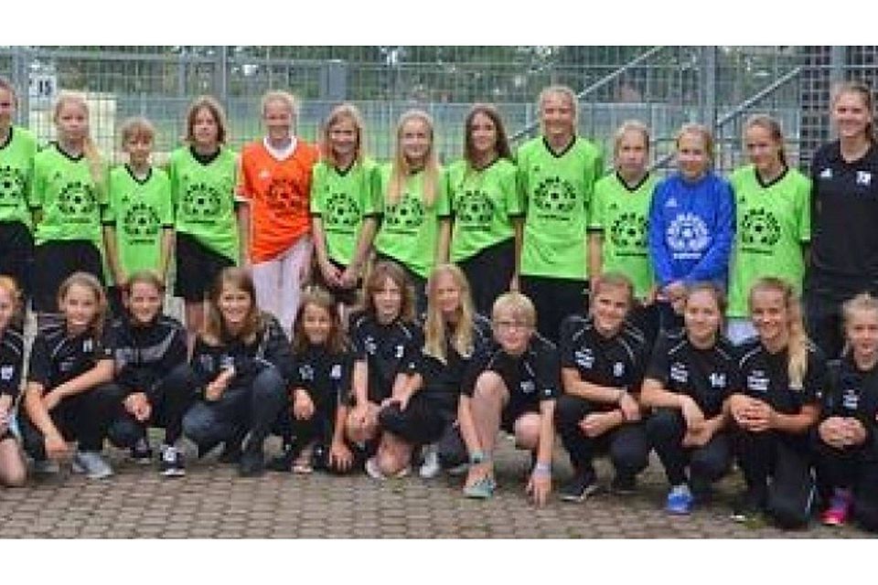 Die Cloppenburger Fußball-Kreisauswahl der Mädchen nimmt mit den Altersklassen G-12 (Jahrgang 2005 und jünger) sowie G-13 (Jahrgang 2004) am riesigen Turnier um den Dana-Cup in Dänemark teil. Privat