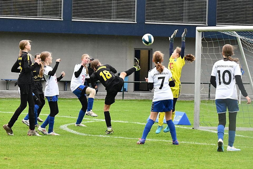 Jugendspiel der Woche Moosinning Langengeisling D-Juniorinnen Jugendspiel der Woche Moosinning Langengeisling D-Juniorinnen