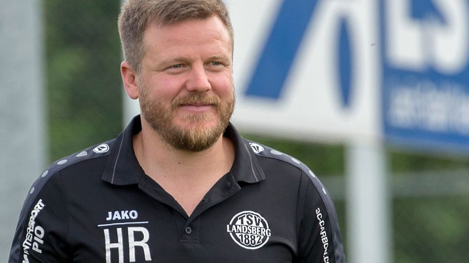 Landsbergs Trainer Hermann Rietzler ist mit dem Verlauf der Vorbereitung auf die kommende Saison in der Bayernliga zufrieden und hält seine Mannschaft für konkurrenzfähig. 