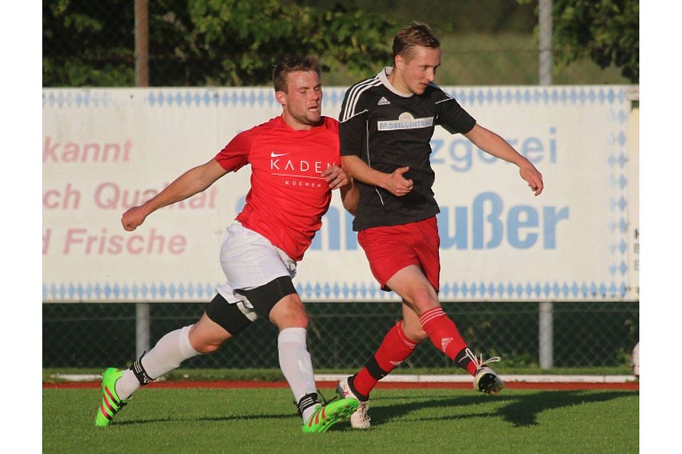 Kaum zu stoppen war Martin Schauer (re.) vom TSV Peiting II. Beim 4:1-Sieg der Peitinger gegen den TSV Hohenpeißenberg schoss er zwei Tore. Roland Halmel