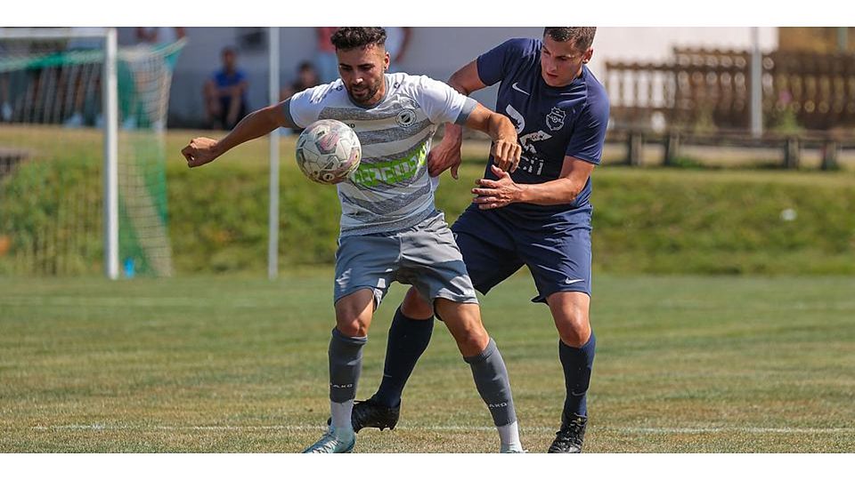 Donsbachs Spielertrainer Firat Yaglu (l.) bekommt es im Verfolgerduell daheim mit Roth/Simmersbach zu tun, Eschenburg II und Bastian Reiprich (r.) haben Fellerdilln zu Gast. Donsbachs Spielertrainer Firat Yaglu (l.) bekommt es im Verfolgerduell daheim mit Roth/Simmersbach zu tun, Eschenburg II und Bastian Reiprich (r.) haben Fellerdilln zu Gast. © Jonathan Ortmann