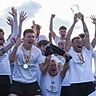 Große Freude bei den Fußballern der SG FC Wehr-Brennet nach dem Finalsieg im Elfmeterschießen gegen den VfR Bad Bellingen  | Foto: Gerd Gründl