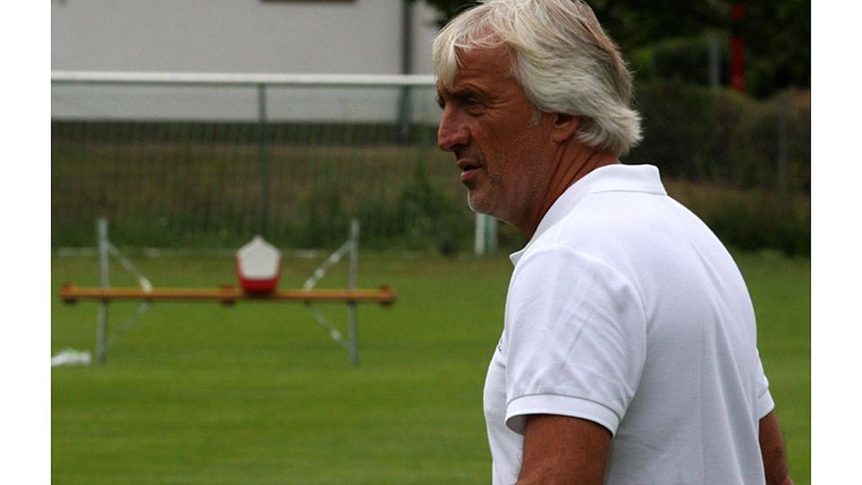 Will mit seinem Team an die Leistungen vor dem Meisenheim-Spiel anknüpfen: Merxheims Coach Michael Dusek.   (Foto: Mario Luge)