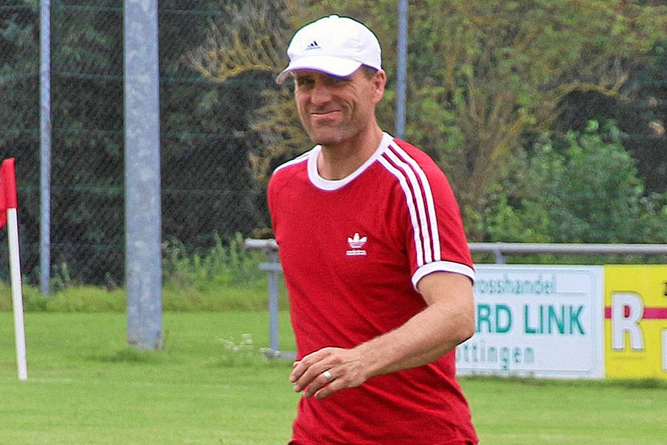 Seit dem fünften Spieltag ist Gerhard Wiedemann, hier am vergangenen Sonntag beim 0:0 gegen den FC Maihingen, Trainer des TSV Möttingen.