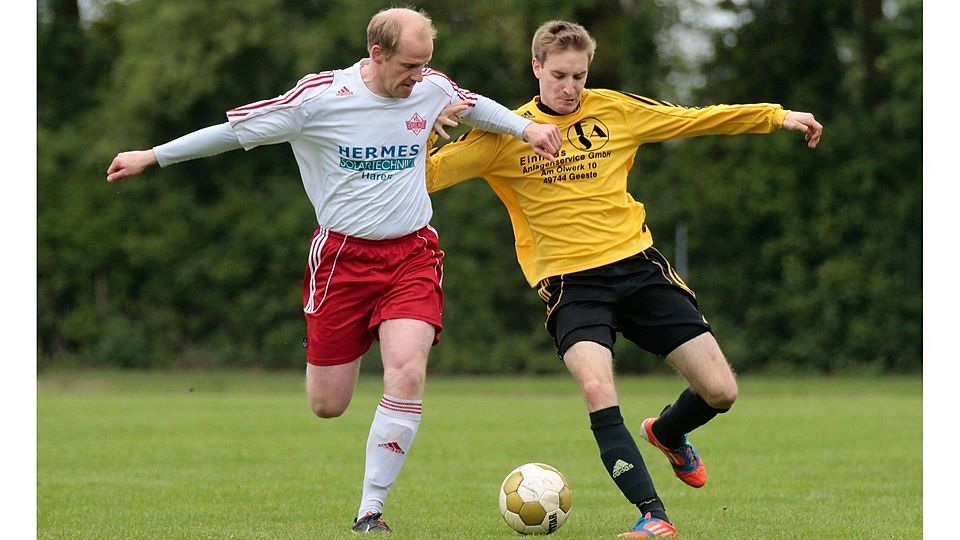 Von den Gejagten zu Jägern: Der VfL Emslage um Routinier Stefan Lammers (links) findet sich in dieser Saison in einer neuen Rolle wieder. F: Werner Scholz