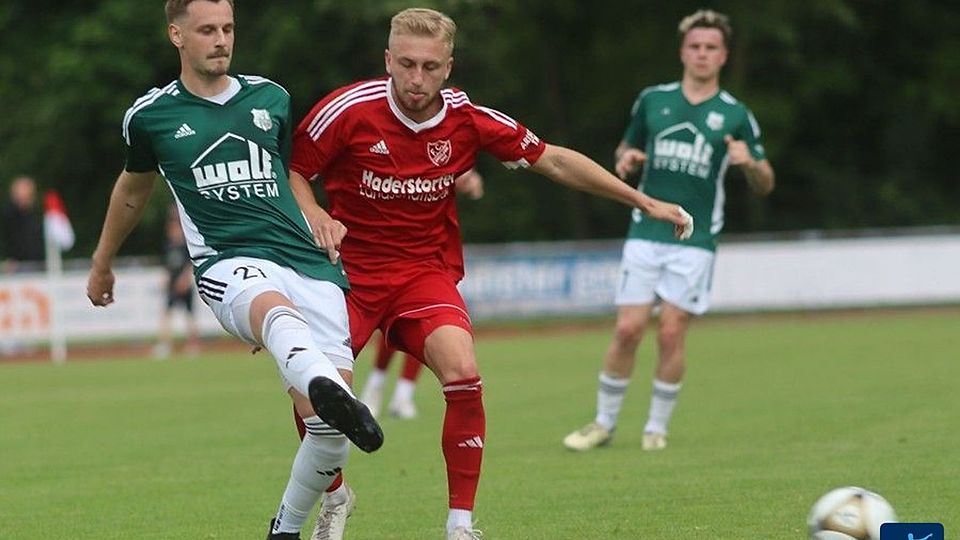 Kilian Grabolle (li.) läuft künftig für den TSV Seebach auf 