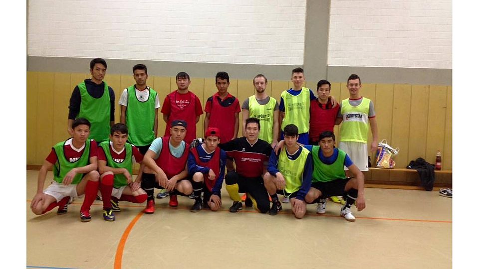 Futsal verbindet die Menschen, egal ob groß oder klein, jung oder alt, ob aus Regensburg, Syrien oder Afghanistan.