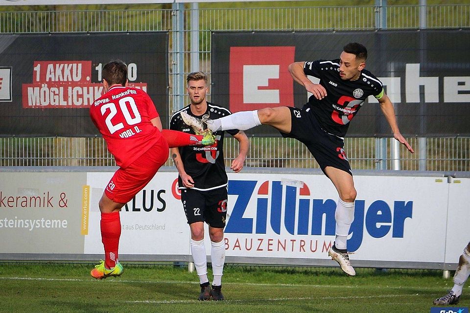 Einen Spagat zwischen Siegesserie und Negativlauf gab es in der bisherigen Saison für den TSV Landsberg, um Kapitän Andreas Fülla (re.).