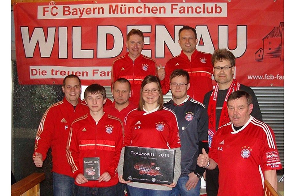 Die Vorstandschaft des FC Bayern-Fanclub Wildenau freut sich auf den FC Bayern München. Das "Traumfinale" findet am 29.06.2013 in Weiden statt.