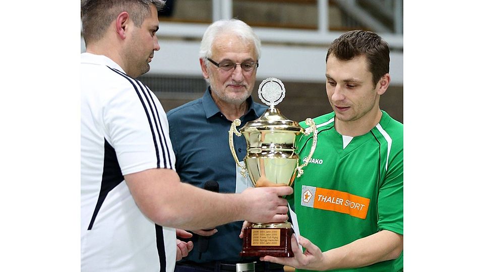 2013 hielten die Deggendorfer den Siegerpokal in Händen.  Foto: Brüssel